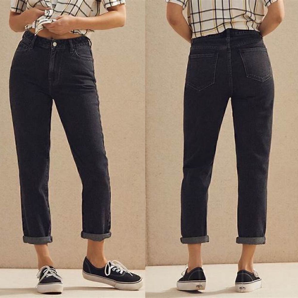 Pacsun- Women’s Soft black High Rise Mom Jeans, Size 28